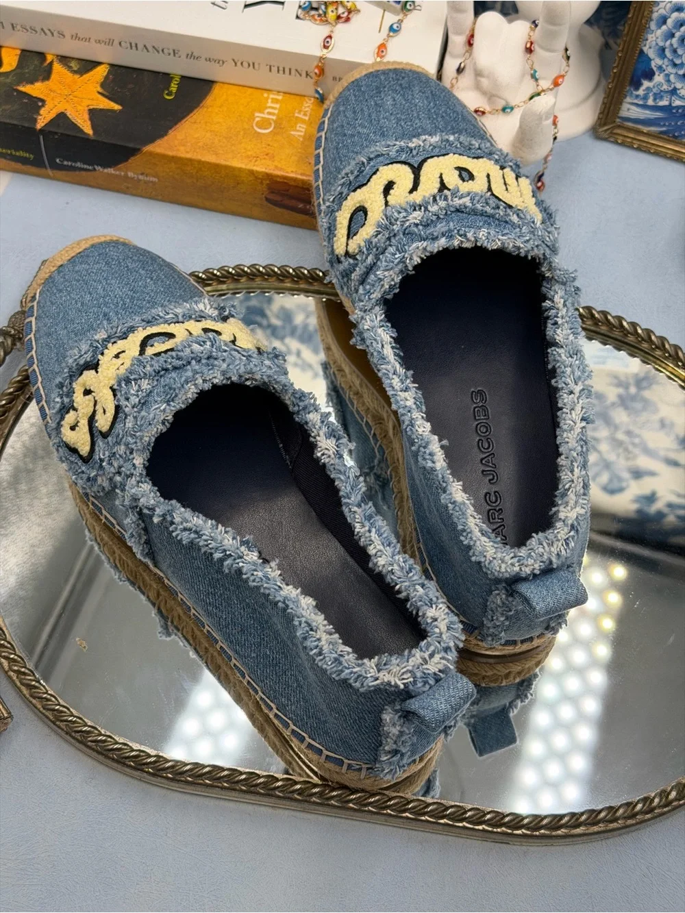🆕 MARC JACOBS 🧿 NWOB The Marc Frayed Embroidered Logo Espadrille, Denim - Sz 7
